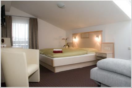 Pension Dorfplatzl Fusch an der Grossglocknerstrasse Экстерьер фото