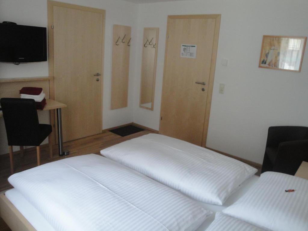 Pension Dorfplatzl Fusch an der Grossglocknerstrasse Номер фото