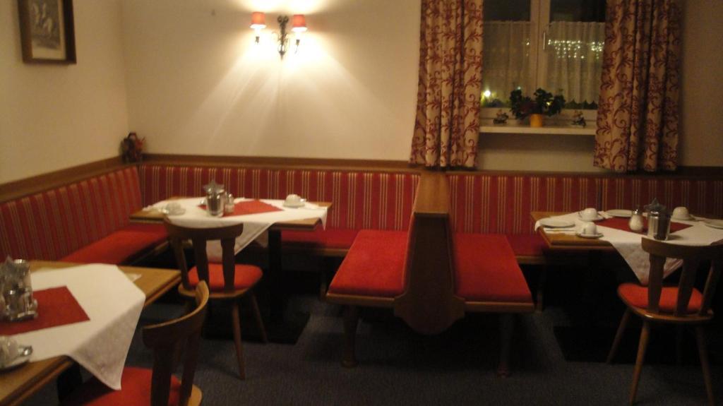 Pension Dorfplatzl Fusch an der Grossglocknerstrasse Экстерьер фото
